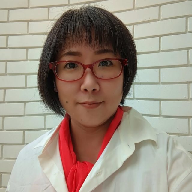 六本木にて
朗読会に出演中です。
毎日食べてる「ゆで卵」ちゃんを
メイクしてみました!